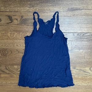Navy blue tank top from Madewell!